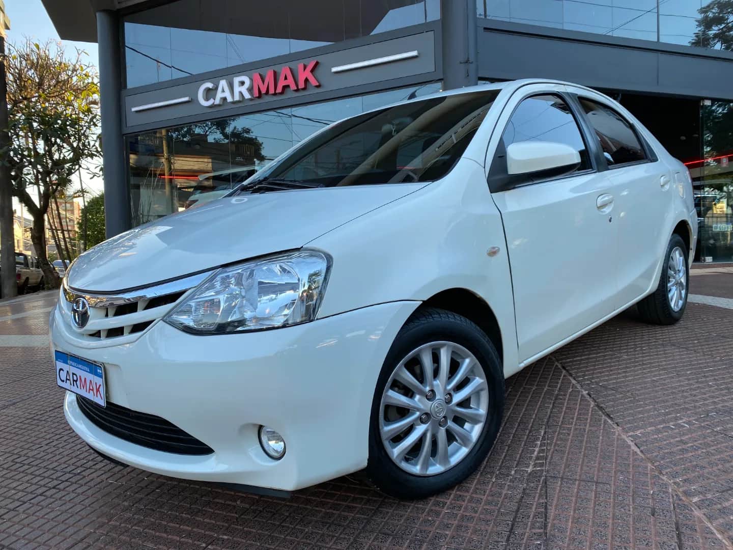 TOYOTA ETIOS - Vista principal