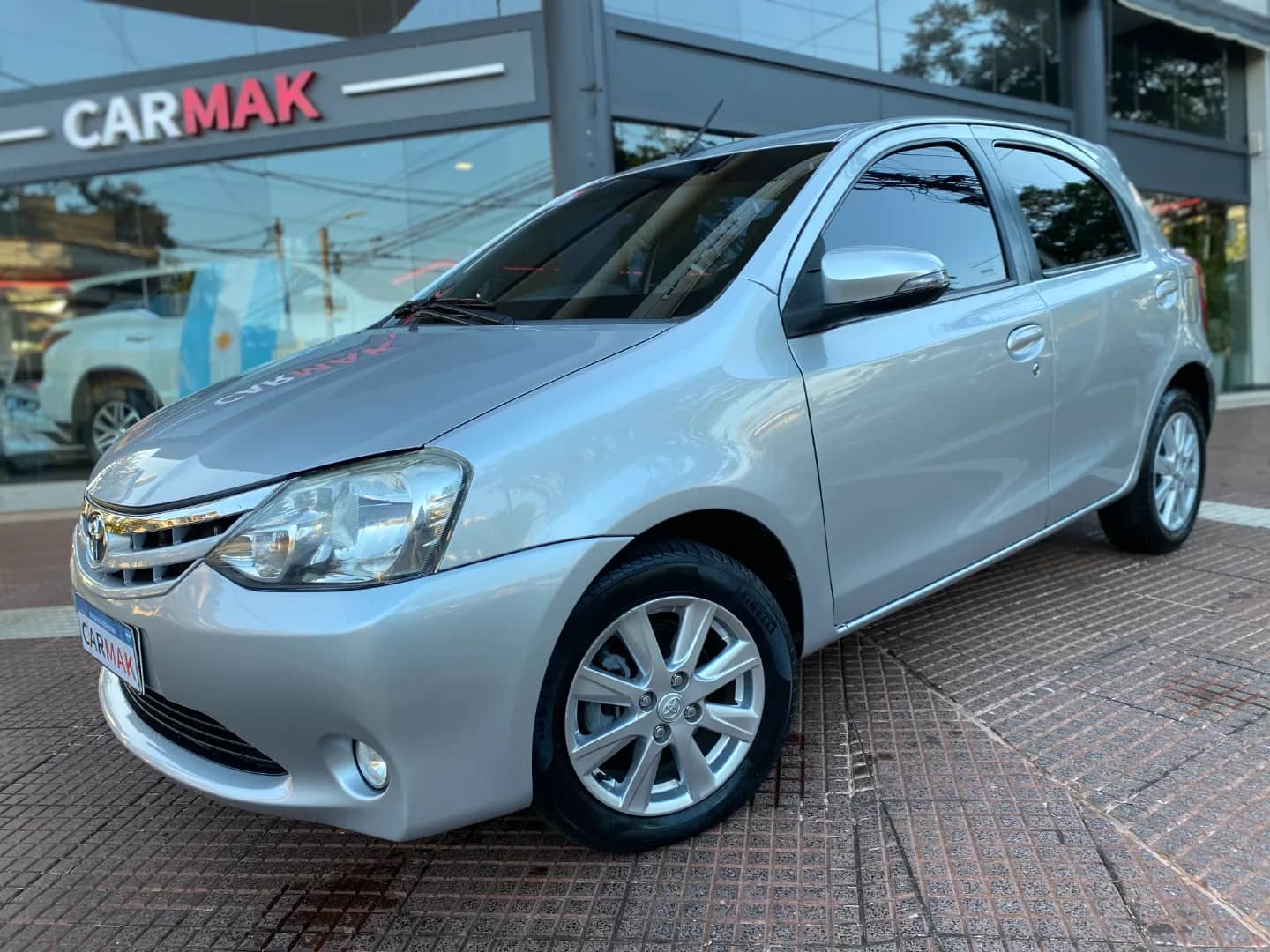 TOYOTA ETIOS - Vista principal