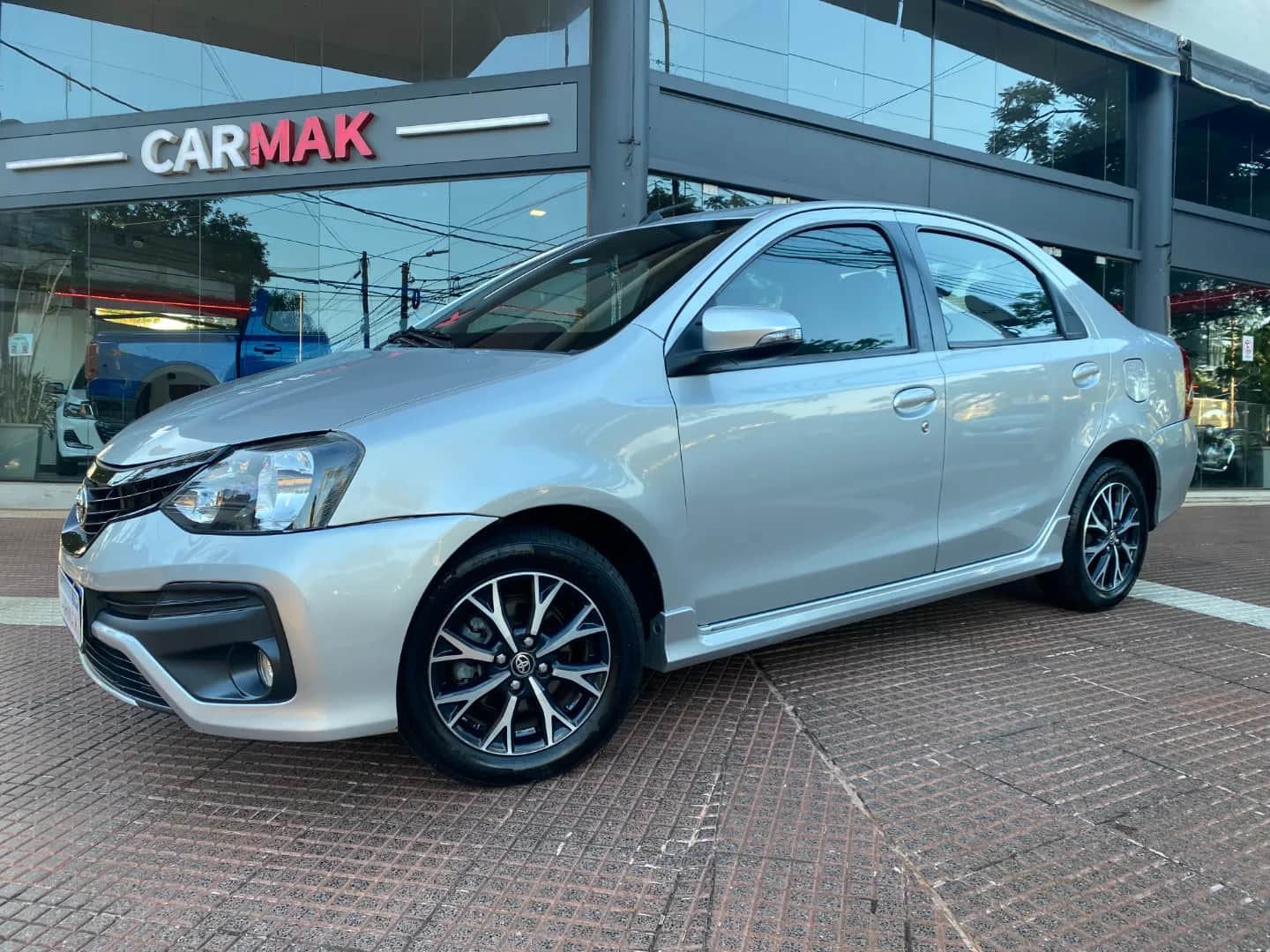 TOYOTA ETIOS - Vista principal