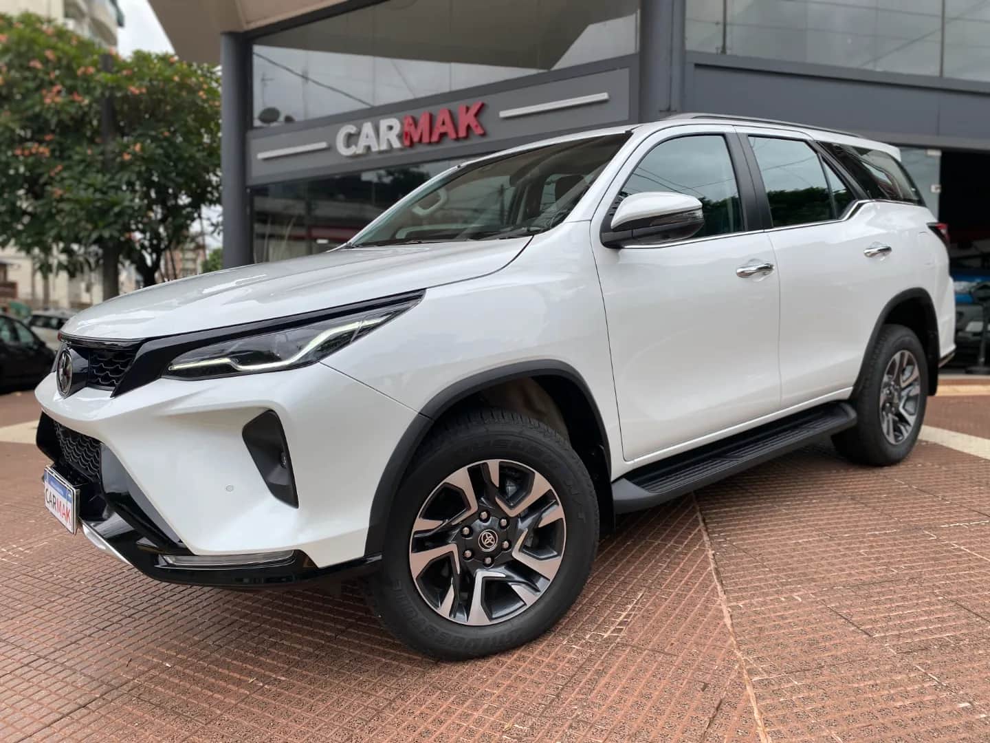 TOYOTA HILUX SW4 - Vista principal