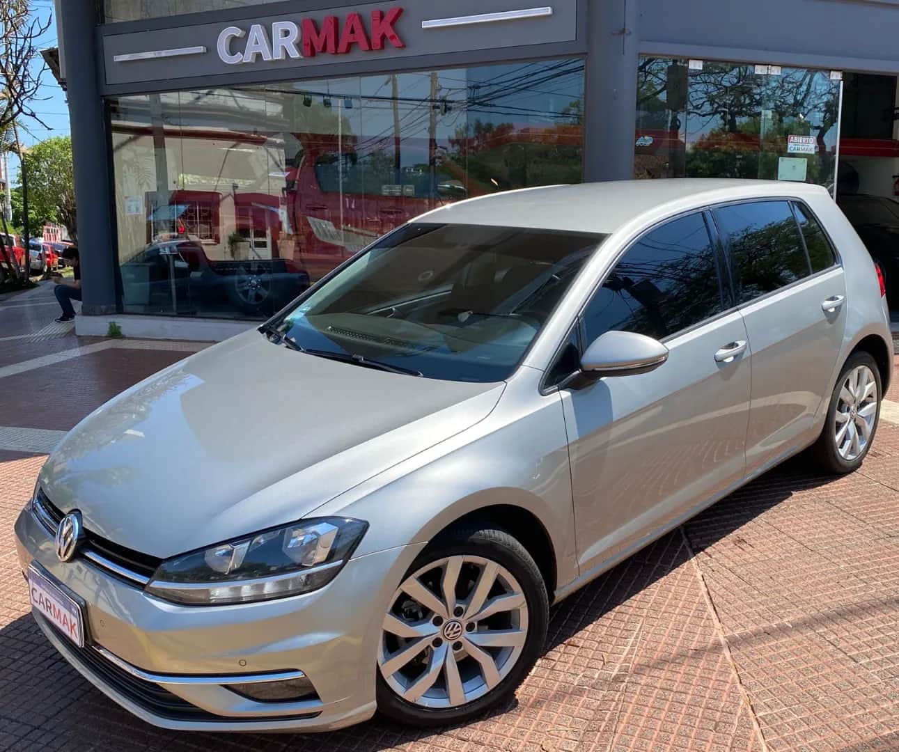 VOLKSWAGEN GOLF - Vista principal